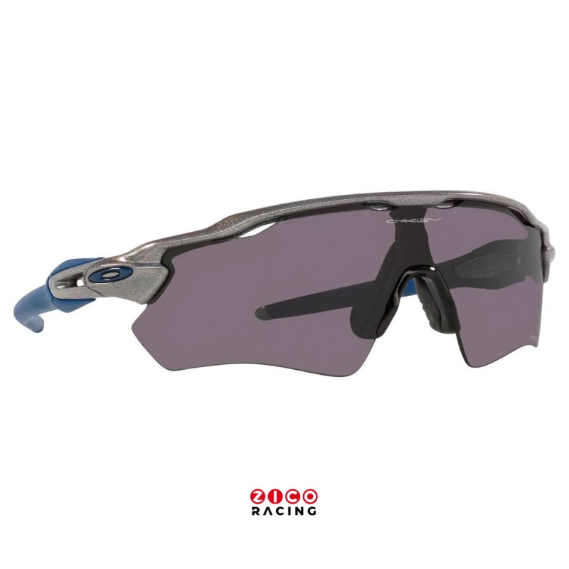 Okulary marki Oakley model Radar EV Path kod produktu OO9208-C5 Holographic Prizm Grey - widok z przodu pod kątem