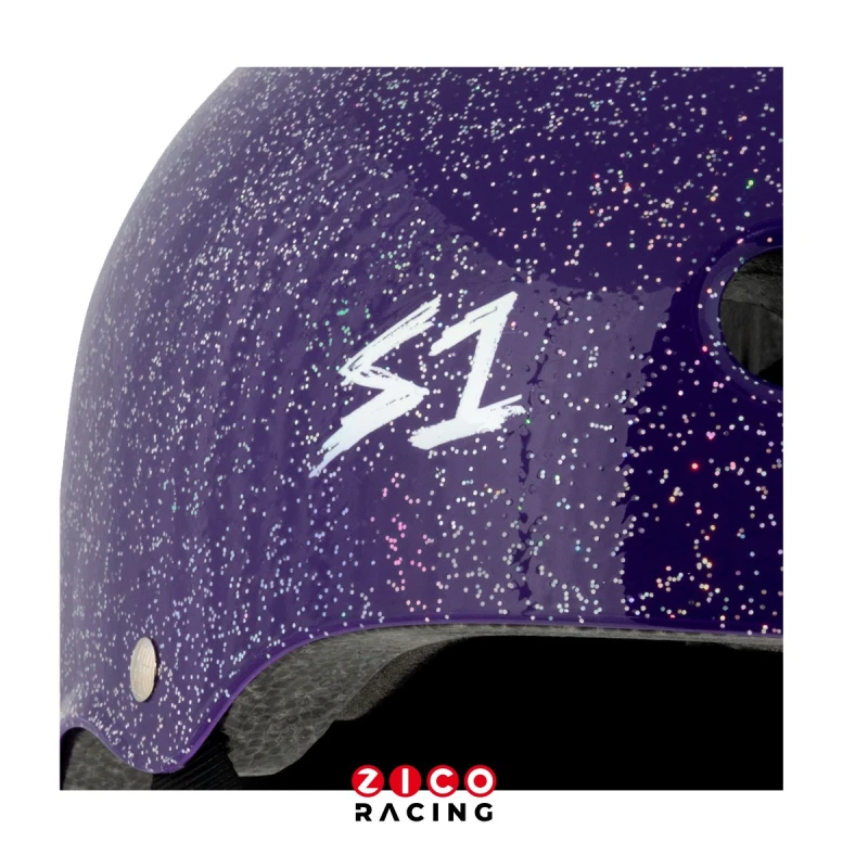 Kask marki S1 w kolorze Purple Gloss Glitter - widok z przodu pod kątem na logo S1