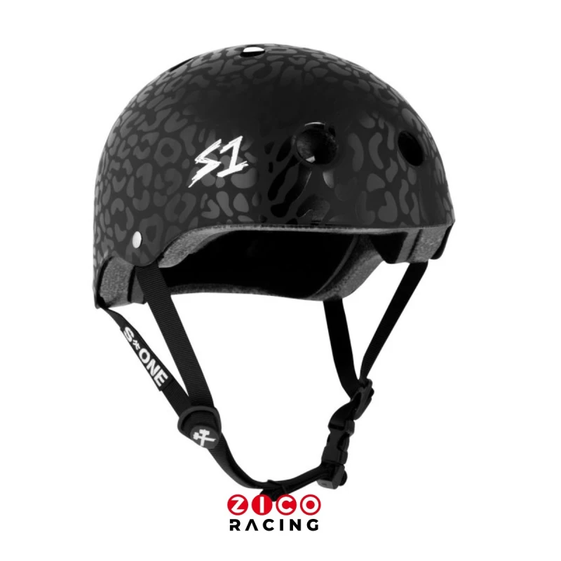Kask marki S1 w kolorze Black On Black Leopard - widok z przodu pod kątem